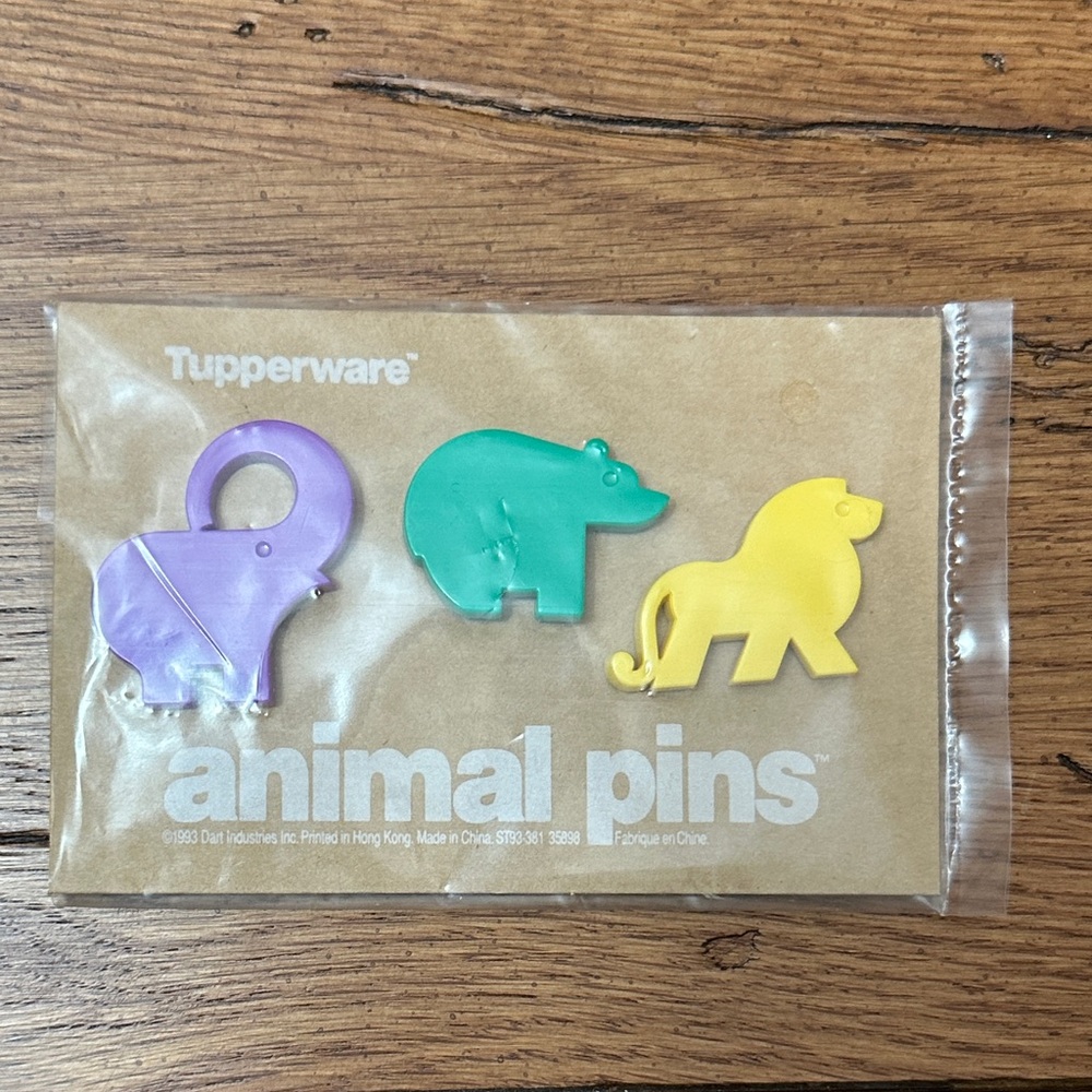 Tupperware Colorful Animal Brooch Set - Picture 3 of 5